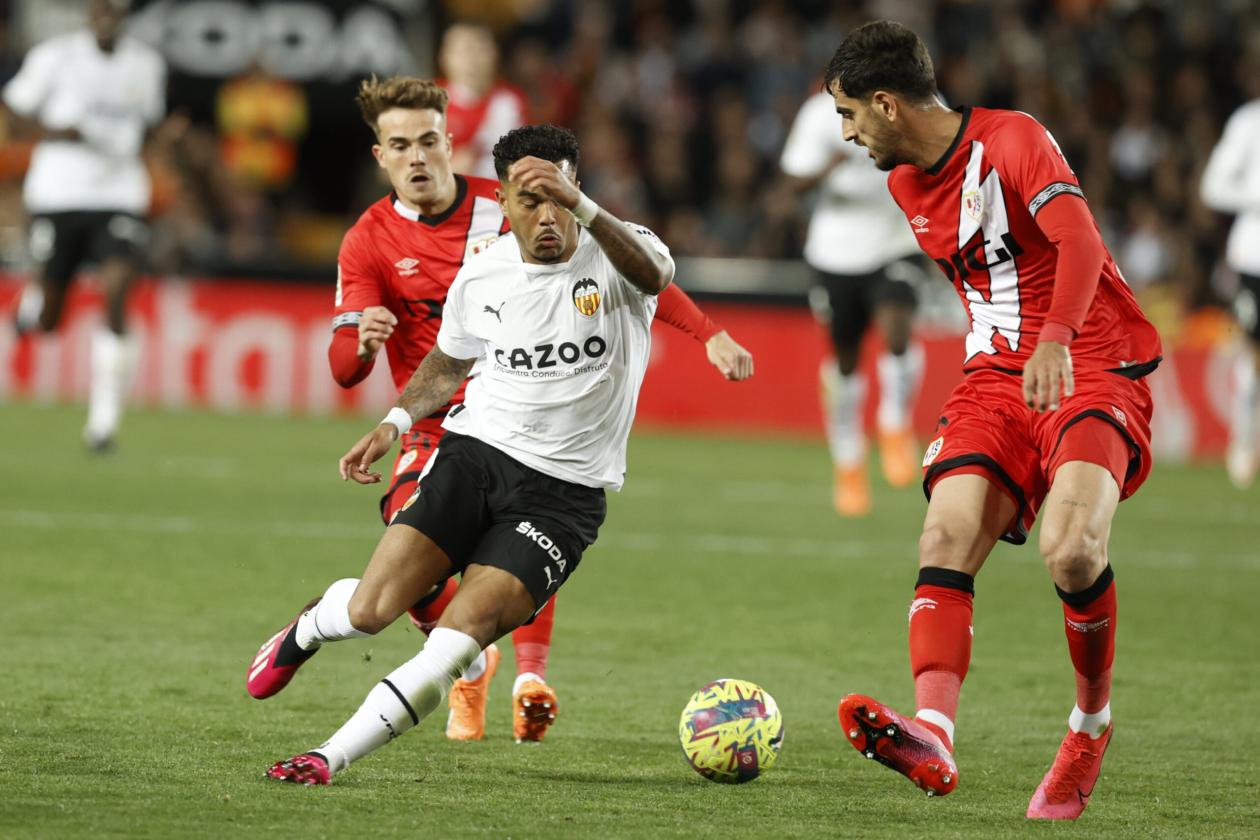 Rayo Vallecano vs Valencia (01:00 – 20/12) | Xem lại trận đấu