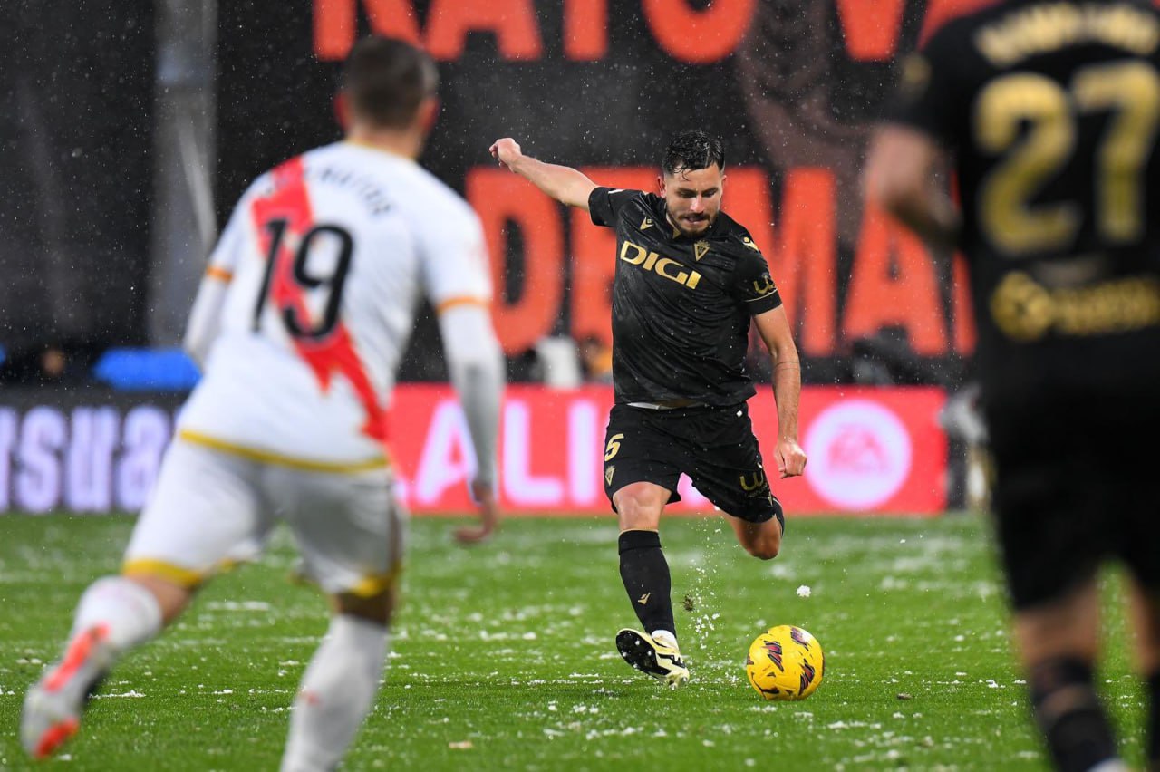 Rayo Vallecano vs Cadiz (22:15 – 02/03) | Xem lại trận đấu
