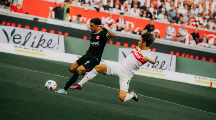 VfB Stuttgart vs E. Frankfurt (23:30 – 13/04) | Xem lại trận đấu