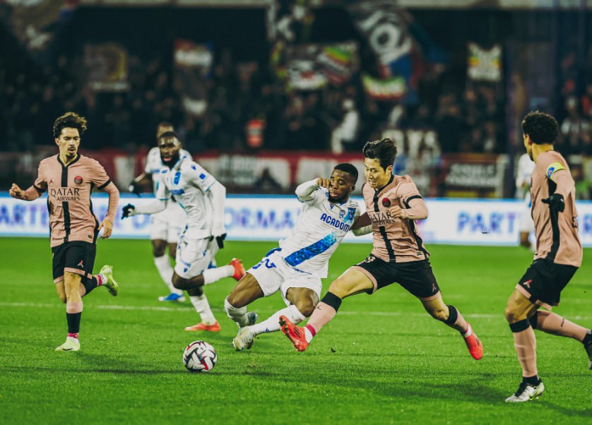 AJ Auxerre vs PSG (03:00 – 07/12) | Xem lại trận đấu