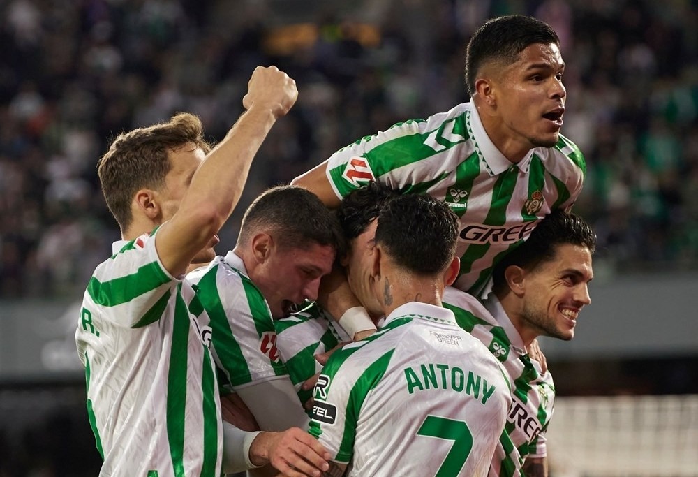 Nhận định soi kèo Betis vs Fiorentina lúc 02h00 ngày 2/5/2025