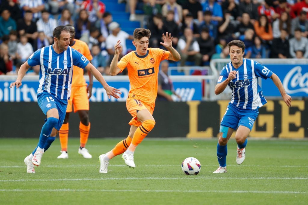 nhan-dinh-soi-keo-deportivo-alaves-vs-valencia-luc-00h00-ngay-15-5-2025-1