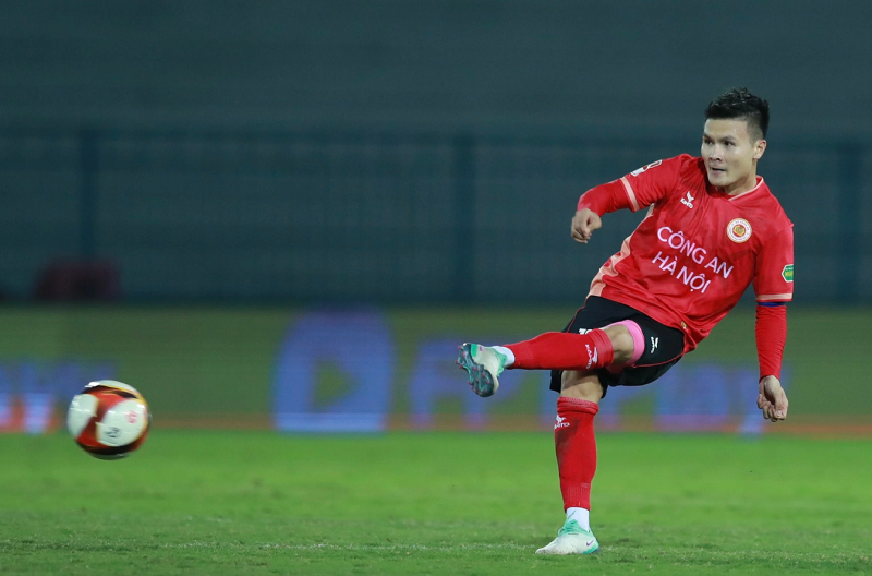 Cú đúp rực sáng tại Hàng Đẫy, Quang Hải tái khẳng định đẳng cấp đầu tàu