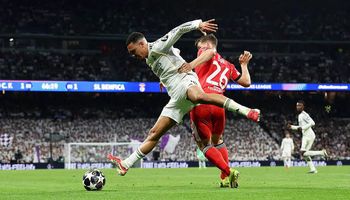 Real Madrid vs Benfica (03:00 – 26/02) | Xem lại trận đấu